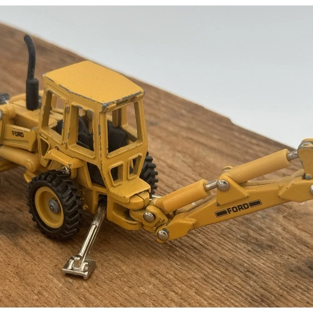 Vintage ERTL Ford Tractor Loader Backhoe Diecast Toy 2288ZD Dyersville Iowa